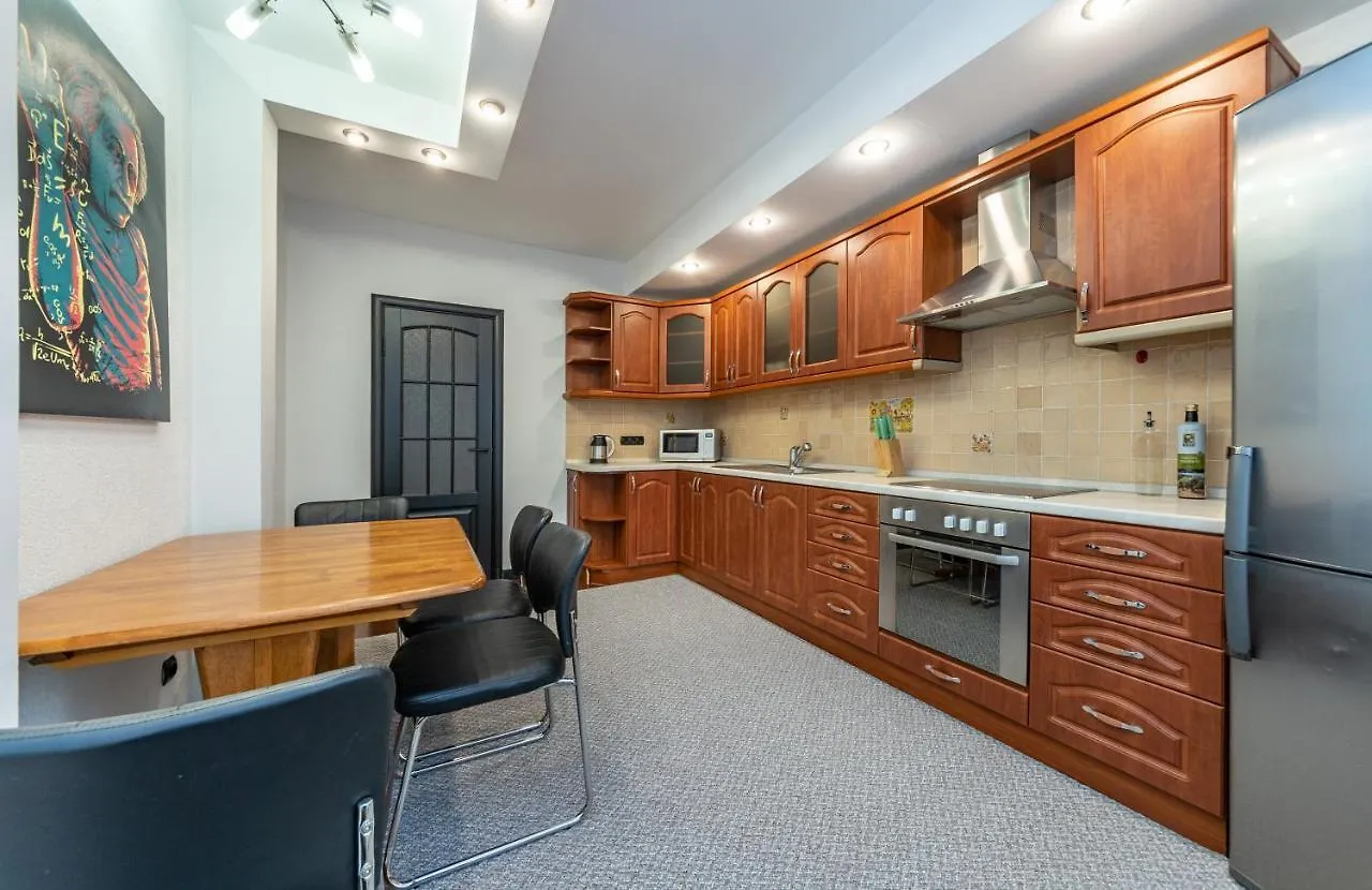 Modern 3 Bedroom Apartment Kyiv
